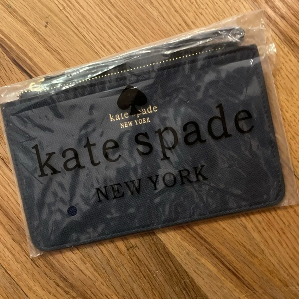 Kate Spade Soffiano Leather Wristlet Clutch Navy Blue NWT